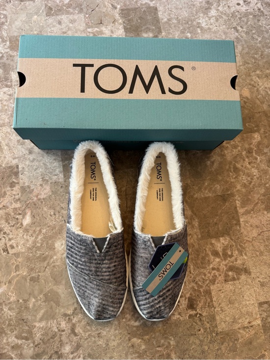 Toms Shoes - TOMS Women's Gray Plush Lined Alpargata Slip-Ons with White Fur Trim Size 9